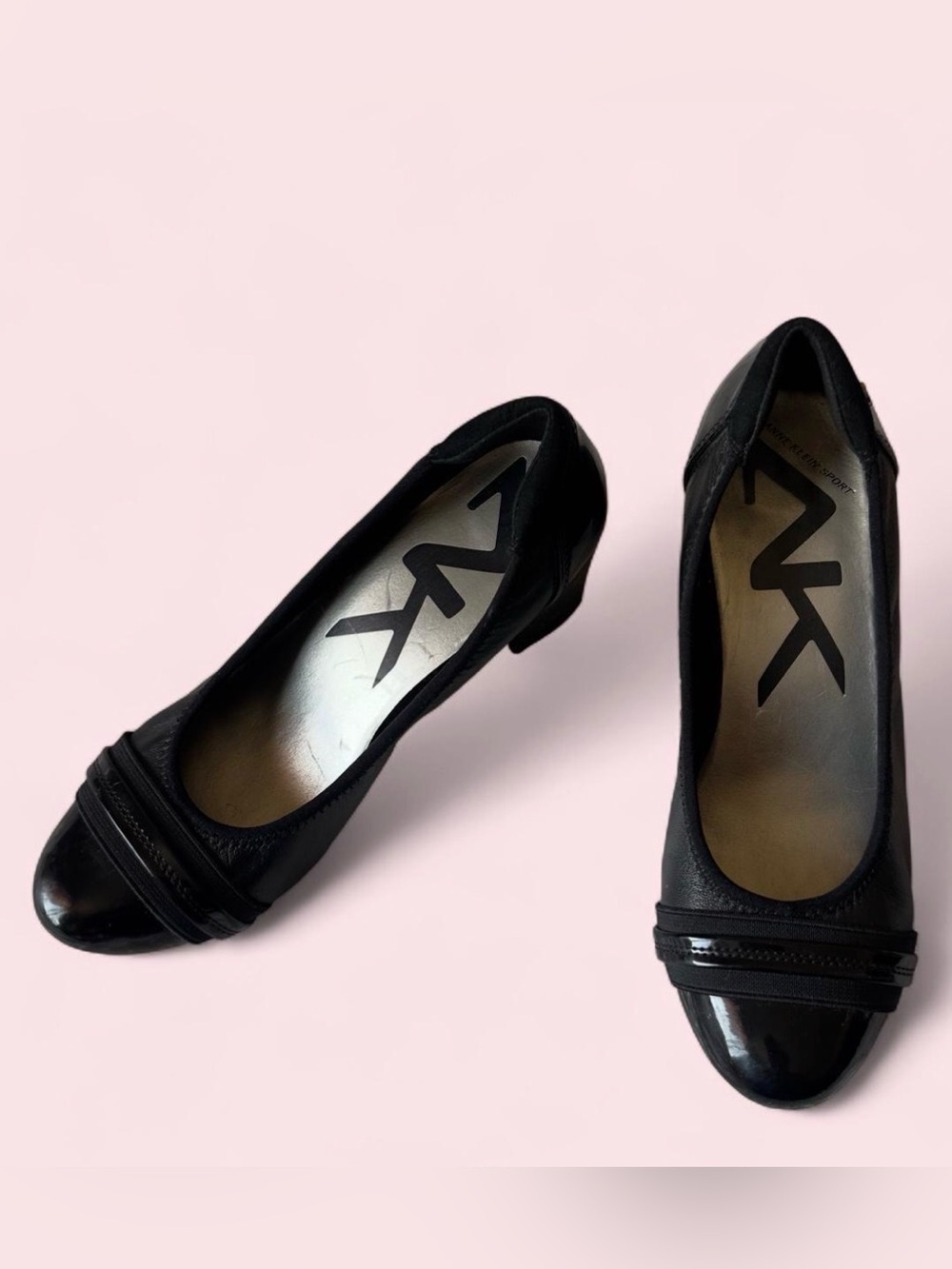 NWOT Anne Klein Sport Black Leather Block Heel with Patent Trim Size 9